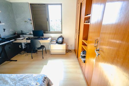 Apartamento à venda com 167m², 4 quartos e 3 vagasQuarto 1