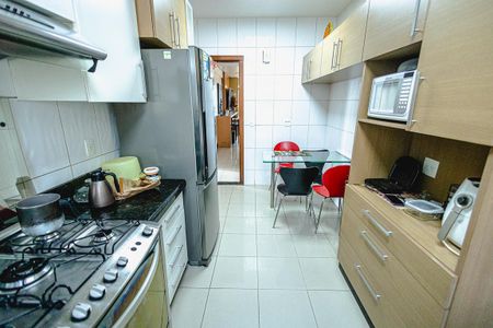 Apartamento à venda com 167m², 4 quartos e 3 vagasCozinha 