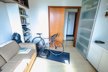 Apartamento à venda com 167m², 4 quartos e 3 vagasQuarto 2