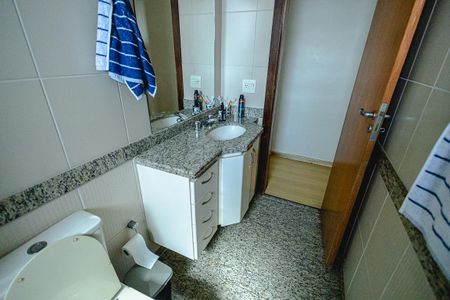 Apartamento à venda com 167m², 4 quartos e 3 vagasBanheiro Social