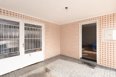 Casa à venda com 250m², 3 quartos e 5 vagas Casa à venda com 250m², 3 quartos e 5 vagasQuintal /Garagem