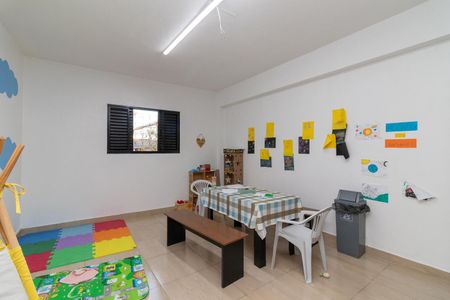 Casa à venda com 350m², 5 quartos e 8 vagasQuarto 4