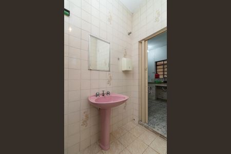 Casa à venda com 350m², 5 quartos e 8 vagasBanheiro 1