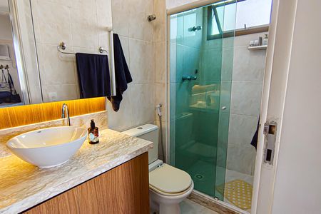 Apartamento à venda com 129m², 4 quartos e 2 vagas Apartamento à venda com 129m², 4 quartos e 2 vagasBanheiro Suíte