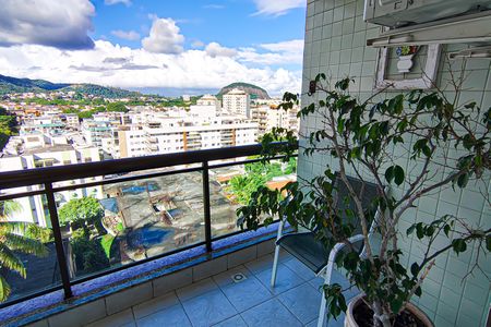 Apartamento à venda com 129m², 4 quartos e 2 vagas Apartamento à venda com 129m², 4 quartos e 2 vagasSala- varanda