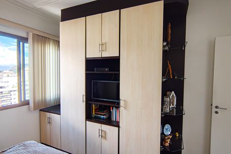 Apartamento à venda com 129m², 4 quartos e 2 vagas Apartamento à venda com 129m², 4 quartos e 2 vagasSuíte