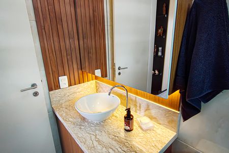 Apartamento à venda com 129m², 4 quartos e 2 vagas Apartamento à venda com 129m², 4 quartos e 2 vagasBanheiro Suíte