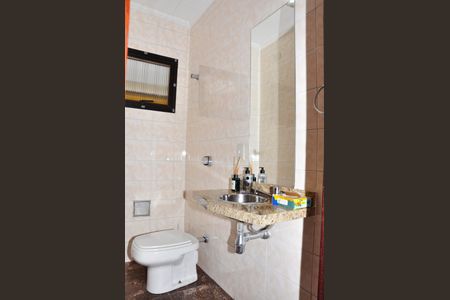 Casa à venda com 203m², 4 quartos e 5 vagas Casa à venda com 203m², 4 quartos e 5 vagasLavabo