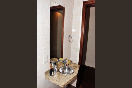 Casa à venda com 203m², 4 quartos e 5 vagas Casa à venda com 203m², 4 quartos e 5 vagasLavabo