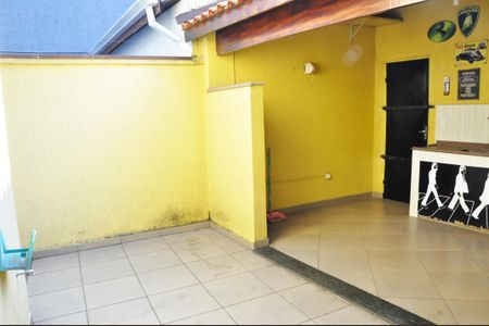 Casa à venda com 203m², 4 quartos e 5 vagas Casa à venda com 203m², 4 quartos e 5 vagasQuintal e Área da Churrasqueira