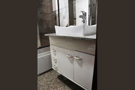 Casa à venda com 203m², 4 quartos e 5 vagas Casa à venda com 203m², 4 quartos e 5 vagasBanheiro Suíte 1
