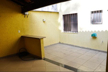 Casa à venda com 203m², 4 quartos e 5 vagas Casa à venda com 203m², 4 quartos e 5 vagasQuintal e Área da Churrasqueira
