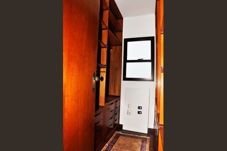 Casa à venda com 203m², 4 quartos e 5 vagas Casa à venda com 203m², 4 quartos e 5 vagasCloset
