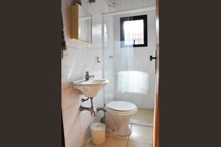 Casa à venda com 203m², 4 quartos e 5 vagas Casa à venda com 203m², 4 quartos e 5 vagasBanheiro Social