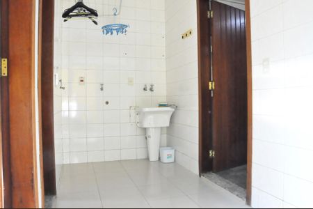 Casa à venda com 203m², 4 quartos e 5 vagas Casa à venda com 203m², 4 quartos e 5 vagasÁrea de Serviço