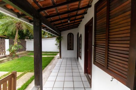 Casa à venda com 135m², 4 quartos e 2 vagas Casa à venda com 135m², 4 quartos e 2 vagasVaranda da Sala