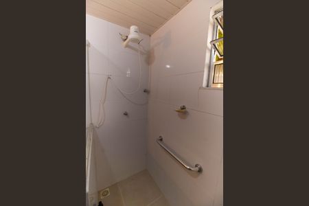 Casa à venda com 135m², 4 quartos e 2 vagas Casa à venda com 135m², 4 quartos e 2 vagasBanheiro da Suíte