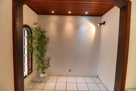 Casa à venda com 135m², 4 quartos e 2 vagas Casa à venda com 135m², 4 quartos e 2 vagasSala