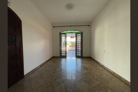 Casa à venda com 150m², 3 quartos e 3 vagasSala