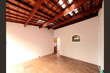 Casa à venda com 205m², 2 quartos e 2 vagas