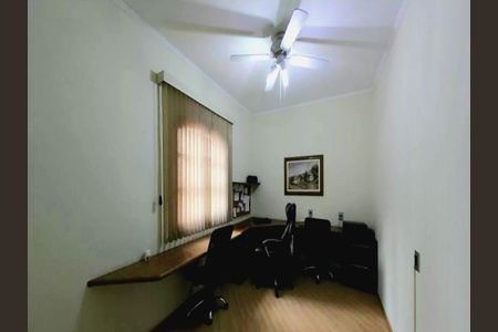 Casa à venda com 205m², 2 quartos e 2 vagas
