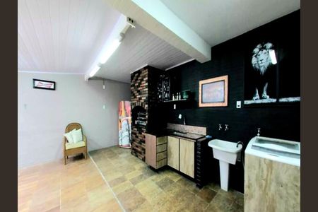 Casa à venda com 205m², 2 quartos e 2 vagas