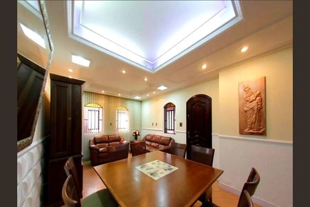 Casa à venda com 205m², 2 quartos e 2 vagas