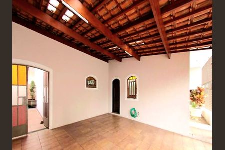 Casa à venda com 205m², 2 quartos e 2 vagas