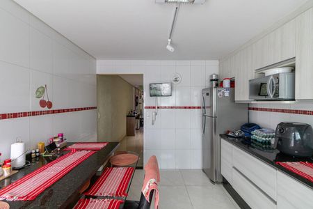Casa à venda com 111m², 3 quartos e 4 vagas Casa à venda com 111m², 3 quartos e 4 vagasCozinha