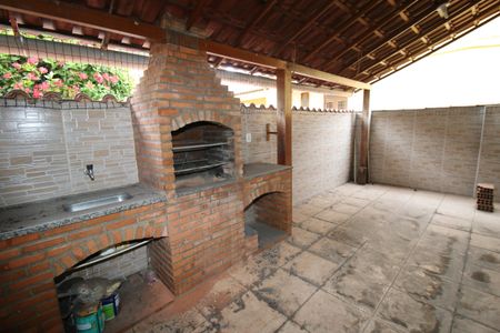 Casa à venda com 69m², 2 quartos e sem vagaÁrea gourmet Churrasqueira