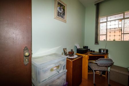 Casa à venda com 430m², 4 quartos e 2 vagas Casa à venda com 430m², 4 quartos e 2 vagasQuarto 2
