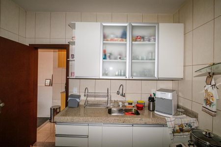 Casa à venda com 430m², 4 quartos e 2 vagas Casa à venda com 430m², 4 quartos e 2 vagasCozinha