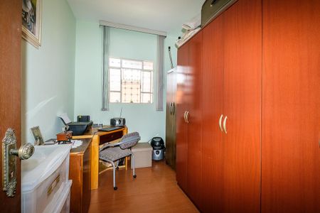 Casa à venda com 430m², 4 quartos e 2 vagas Casa à venda com 430m², 4 quartos e 2 vagasQuarto 2