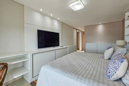 Apartamento para alugar com 206m², 4 quartos e 4 vagasSuíte 1