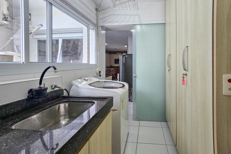 Apartamento para alugar com 206m², 4 quartos e 4 vagasÁrea de Serviço