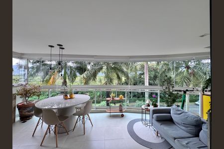 Apartamento à venda com 123m², 3 quartos e 2 vagas Apartamento à venda com 123m², 3 quartos e 2 vagasVaranda
