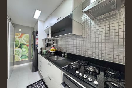 Apartamento à venda com 123m², 3 quartos e 2 vagas Apartamento à venda com 123m², 3 quartos e 2 vagasCozinha e Área de Serviço