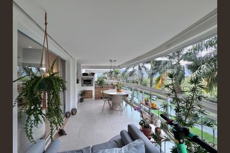 Apartamento à venda com 123m², 3 quartos e 2 vagas Apartamento à venda com 123m², 3 quartos e 2 vagasVaranda