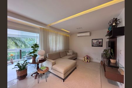 Apartamento à venda com 123m², 3 quartos e 2 vagas Apartamento à venda com 123m², 3 quartos e 2 vagasSala