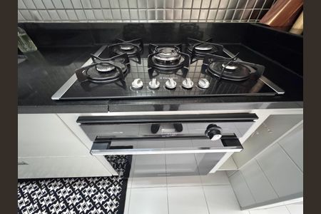 Apartamento à venda com 123m², 3 quartos e 2 vagas Apartamento à venda com 123m², 3 quartos e 2 vagasCozinha e Área de Serviço