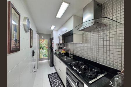 Apartamento à venda com 123m², 3 quartos e 2 vagas Apartamento à venda com 123m², 3 quartos e 2 vagasCozinha e Área de Serviço