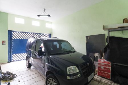 Casa à venda com 240m², 4 quartos e 2 vagas Casa à venda com 240m², 4 quartos e 2 vagasGaragem