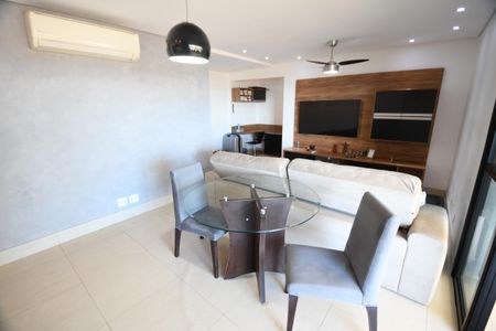 Apartamento para alugar com 117m², 3 quartos e 2 vagasSala
