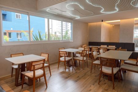 Apartamento à venda com 43m², 1 quarto e 1 vaga Apartamento à venda com 43m², 1 quarto e 1 vagaÁrea comum - Salão de festas 2