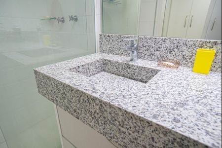Apartamento à venda com 105m², 2 quartos e 2 vagas Apartamento à venda com 105m², 2 quartos e 2 vagasBanheiro da Suíte