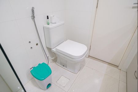 Apartamento à venda com 105m², 2 quartos e 2 vagas Apartamento à venda com 105m², 2 quartos e 2 vagasBanheiro Social