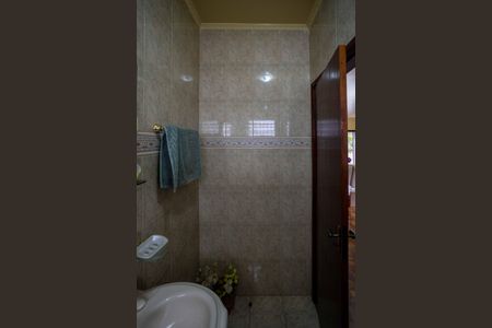 Casa à venda com 337m², 4 quartos e 7 vagasBanheiro 1