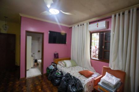 Casa à venda com 337m², 4 quartos e 7 vagasSuíte