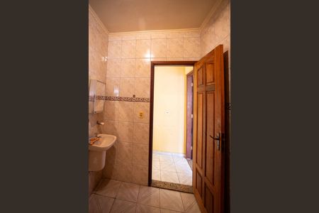 Casa à venda com 337m², 4 quartos e 7 vagasBanheiro de serviço