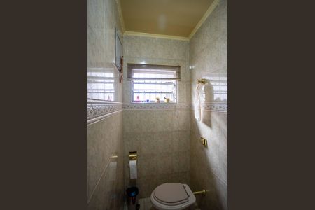 Casa à venda com 337m², 4 quartos e 7 vagasBanheiro 1